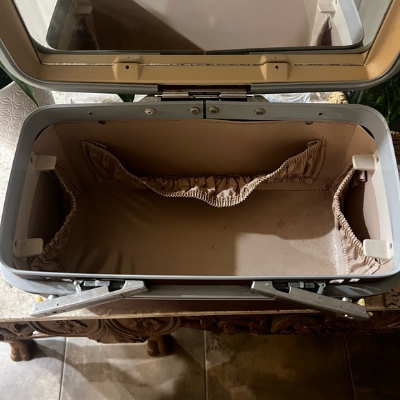 Samsonite Traincase - Picture 2 of 6